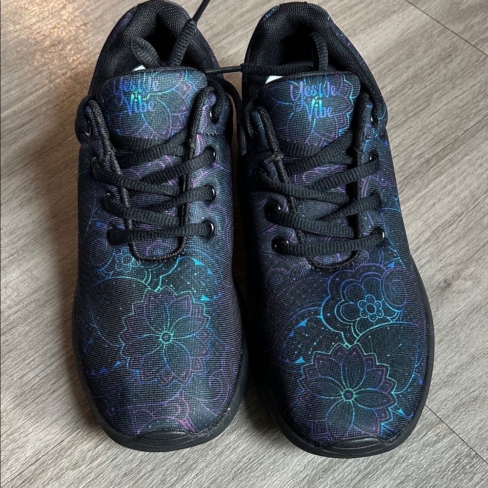Yes We Vibe Women's Black Athletic Shoes